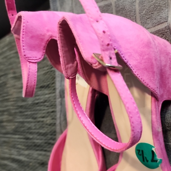 ALDO Barbie Pink shoes Size 7.5 - Picture 9 of 12